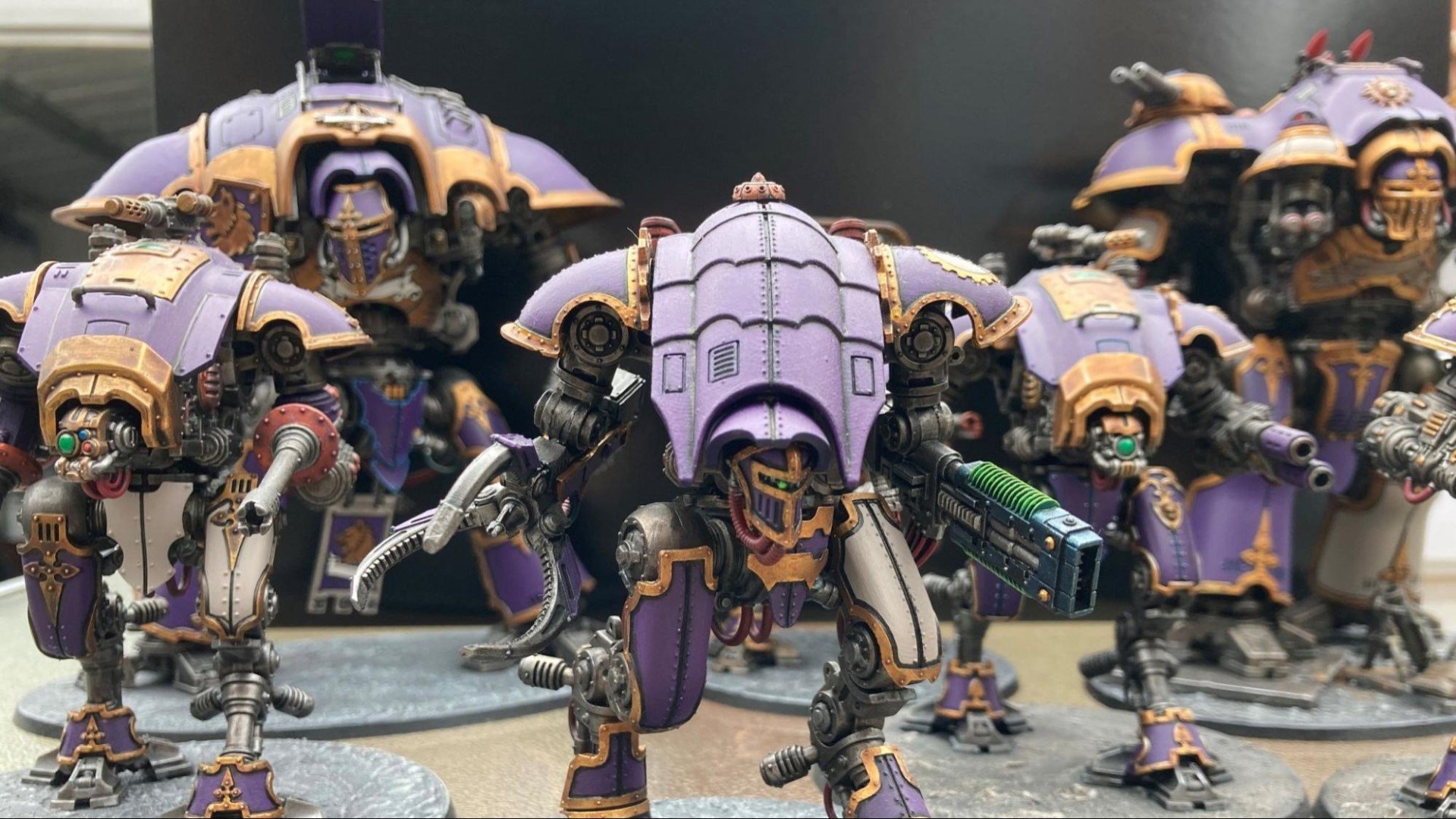 Warhammer 40k Imperial Knights army guide - Photo provided to the author by Alan Bailey showing a Forge World Imperial Knight model in purple and gold paint scheme