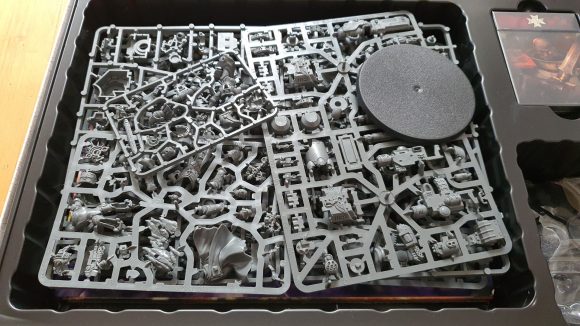 Warhammer 40k Black Templars Army Set review - author photo of the sprues and bases inside the box insert