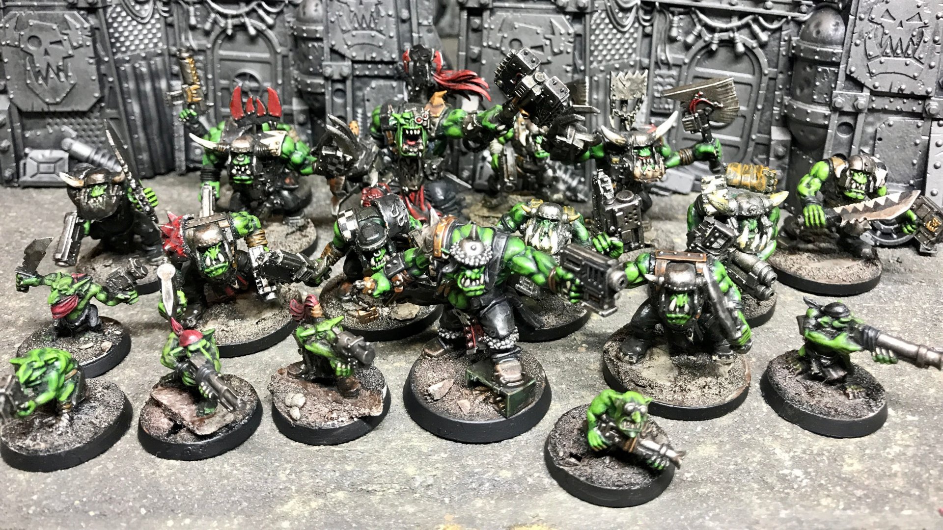 Warhammer 40k orks army guide - photo from Chris James showing Ork Boyz models