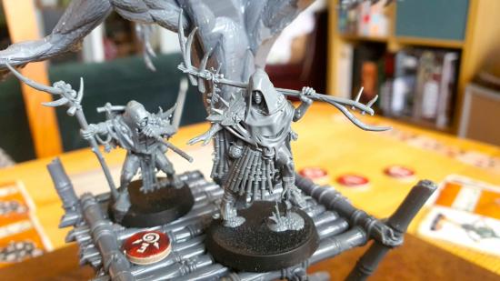 Warhammer Age of Sigmar Warcry: Heart of Ghur review - author photo showing two Rotmire Creed models on a treetop platform