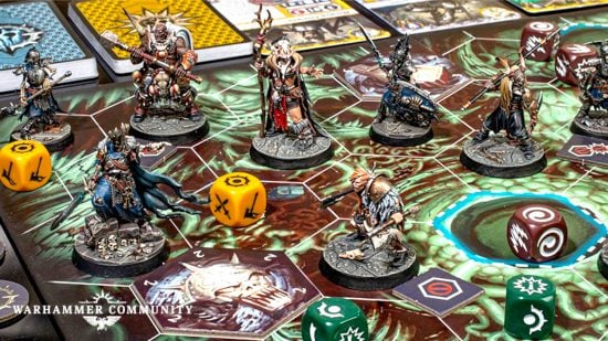 Warhammer Underworlds Gnarlwood rules movement and charges - Games Workshop image showing the board, dice, and models from Gnarlwood box