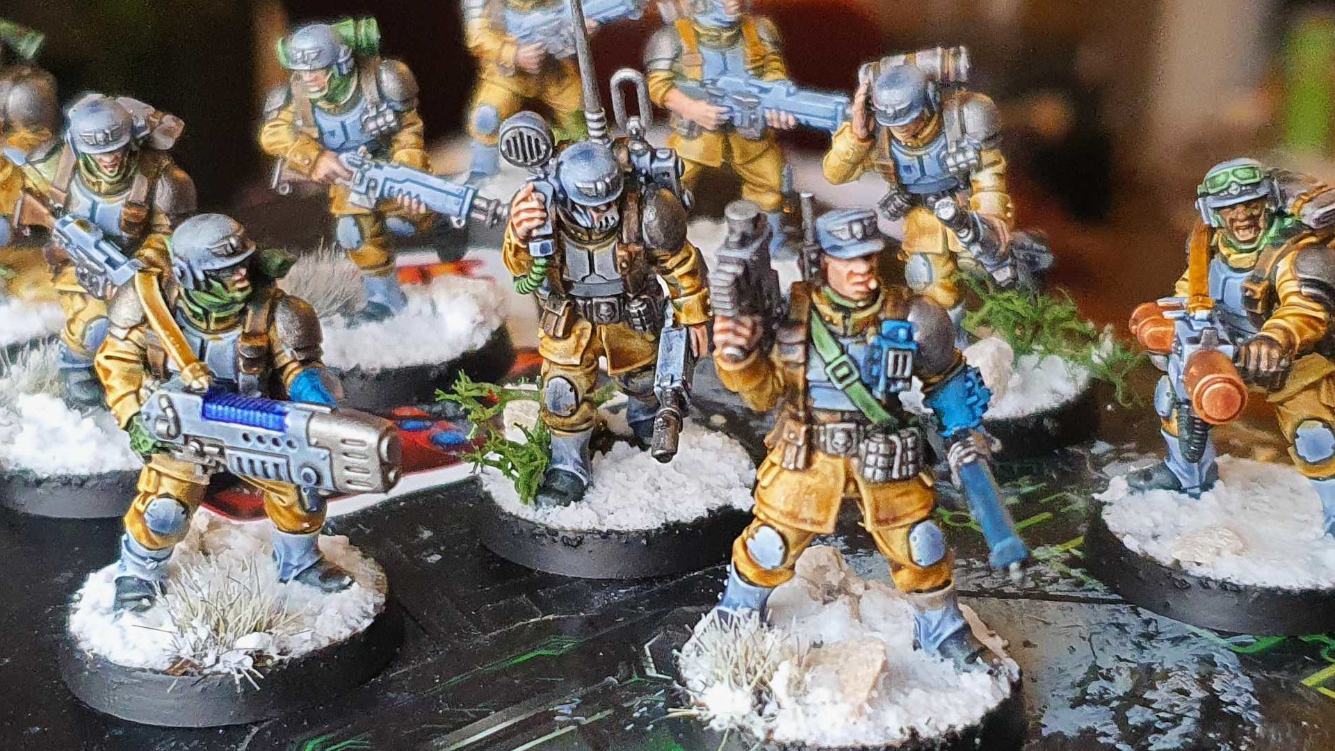What would be a good starter set of contrast paints or equivalent