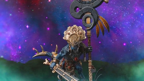 Warhammer Age of Sigmar Seraphon Saurus Astrolith Bearer - a dinosaur man with a magnificent golden head crown, holding aloft a huge serpentine banner pole