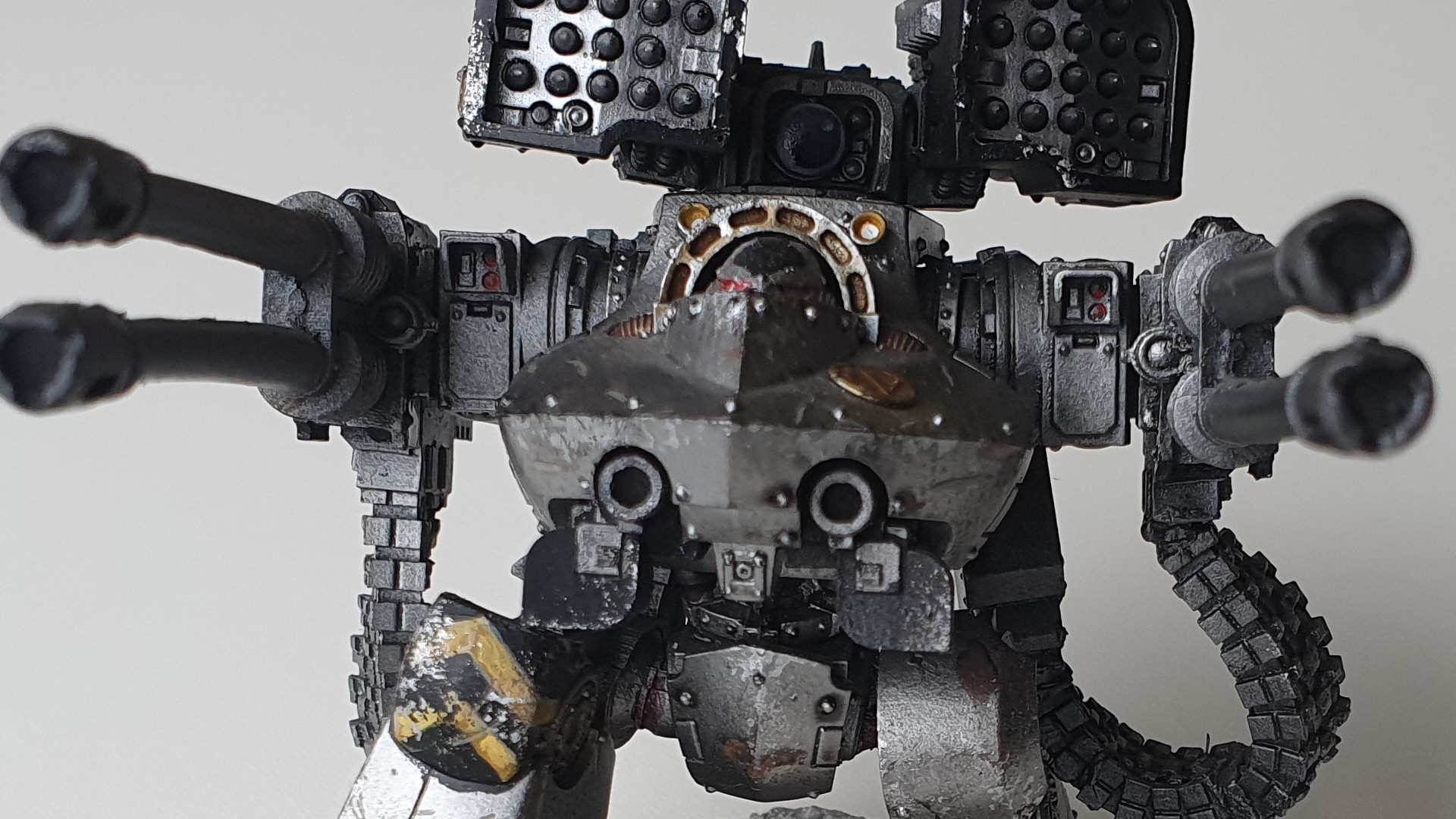 Iron Warriors Deredeo Dreadnought - a walker vehicle with massive shoulder-mounted cannons and back-mounted rockets