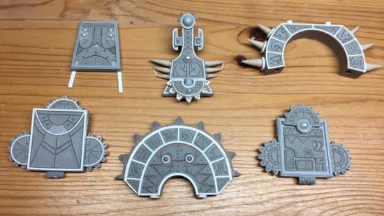 Total War Warhammer 3 Dread Saurian - Aztec-inspired ornaments made from plastic and grey sculpting putty