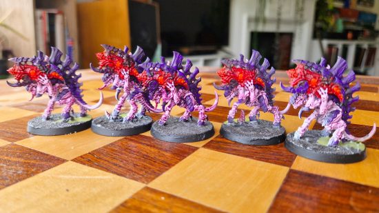 Warhammer 40k Leviathan Tyranids with Citadel Contrast Paints - Author photo showing the Leviathan Tyranids Barbgaunts models painted purple and red