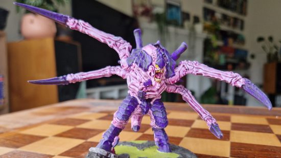 Warhammer 40k Leviathan Tyranids with Citadel Contrast Paints - Author photo showing the Leviathan Tyranids Screamer Killer model painted in purple