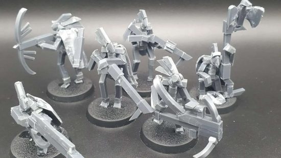 Warhammer 40k Kroot models made from plastic sprues - Farstalker Kinband