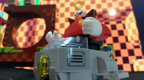 Lego Sonic the Hedgehog review image show the Lego Eggman/Robotnik.
