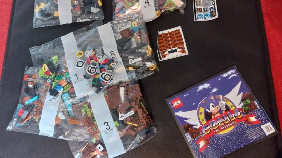 Lego Sonic the Hedgehog review image showing all the pieces in bags.