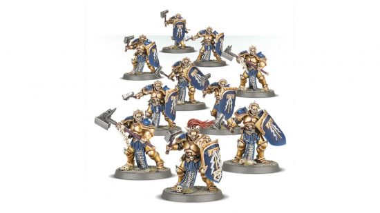 Stormcast Eternals liberators in classic chunky armor - gold-clad knights with hefty shields and leather pteruges