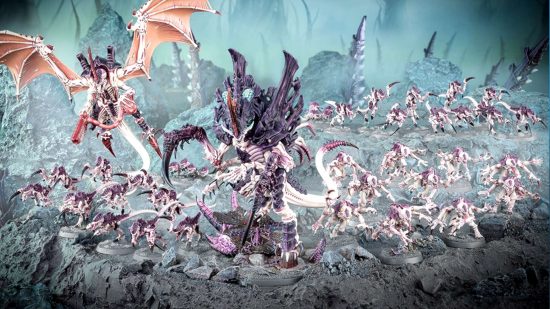 Warhammer 40k Battleforce 2023 - Tyranids swarm, led by a Norn Emissary and a Winged Hive Tyrant, accompanied by hordes of Hormagaunts and genestealers
