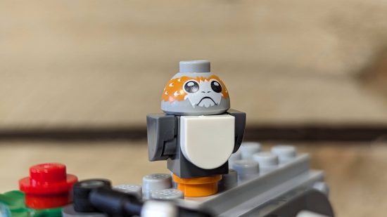 Lego Millennium Falcon Holiday Diorama review image showing the Lego Porg.