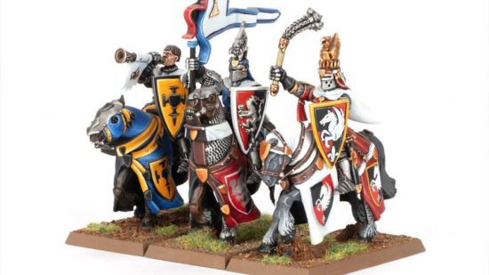 Warhammer The Old World Bretonnia - Grail Knight miniatures, three knights in heavy armor riding barded horses