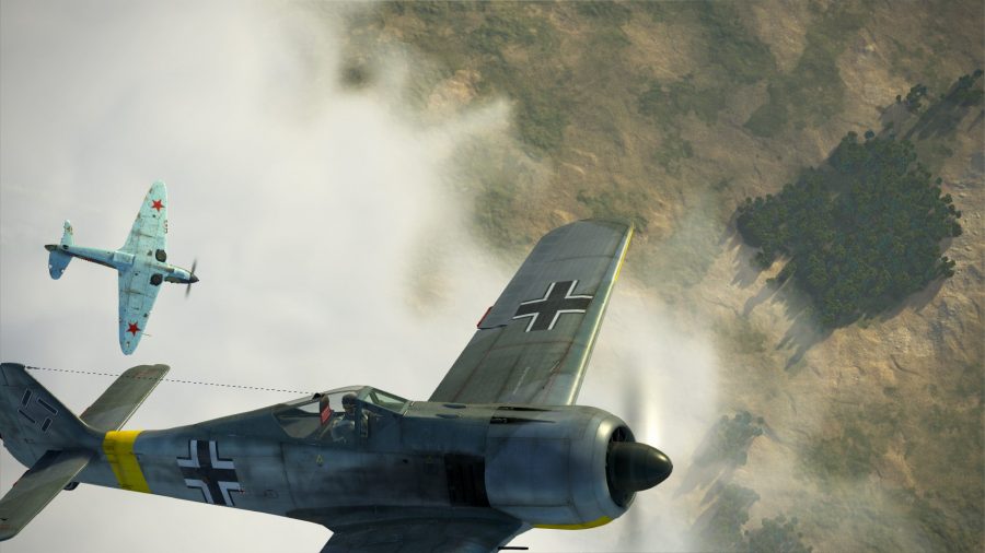 A fighter plane flying through clouds in IL-2 Sturmovik