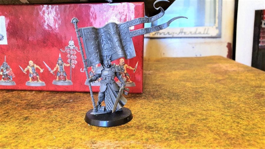 Photo of the Stormcast Eternals Knight Vexillor model from Age of Sigmar Dominion
