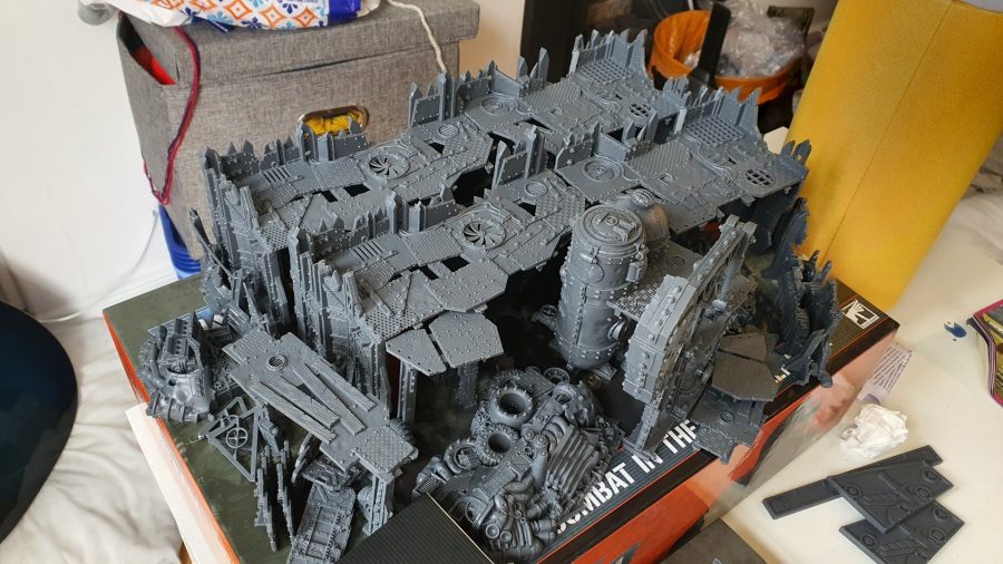 Warhammer 40k Kill Team Octarius review photo of the Ork shanty town terrain included in Kill Team Octarius