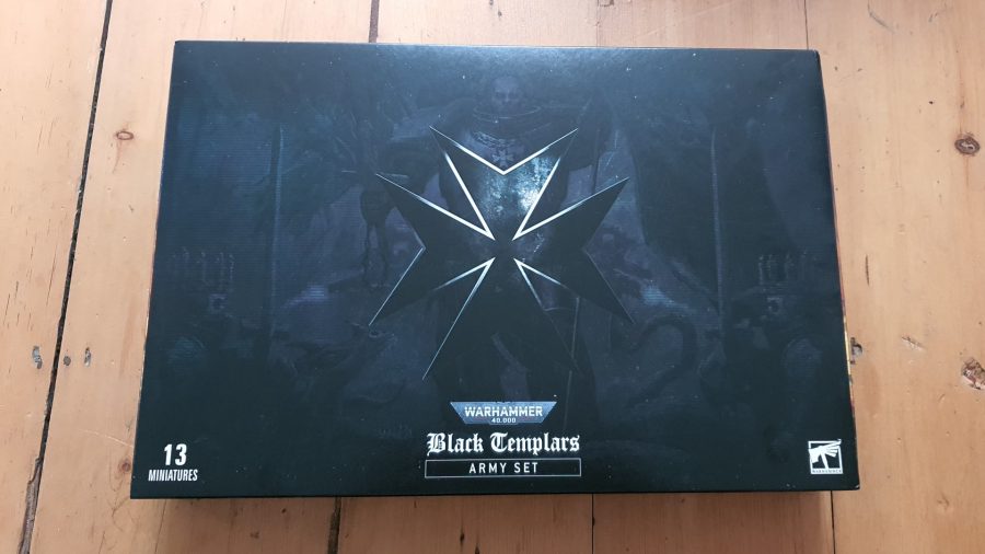 Warhammer 40k Black Templars Army Set review - author photo of the army set box front artwork