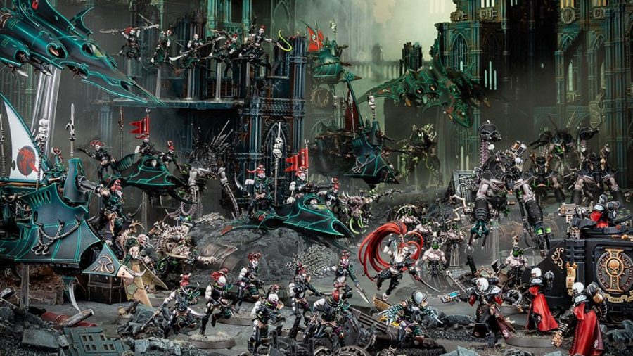 Warhammer 40k Drukhari army guide - Warhammer Community photo showing a huge Realspace Raid army of Drukhari models
