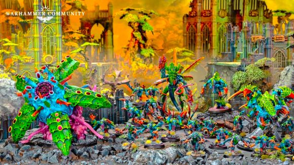 Warhammer 40k Codex Tyranids - group of green and blue tyranid miniatures