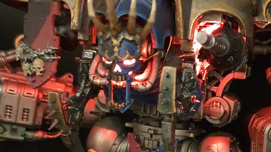 Warhammer 40k Chaos Knights guide - Author photo showing a Chaos Knight model faceplate